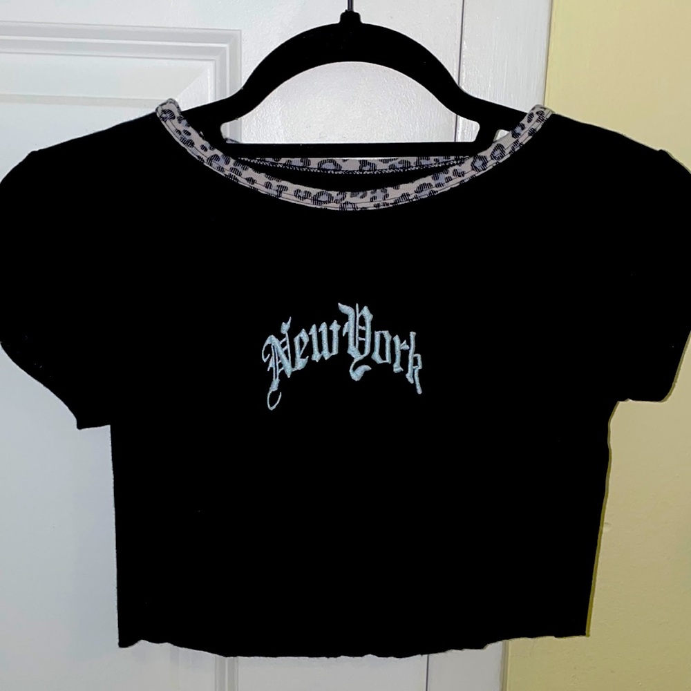 Brandy Melville New York Cropped Tee (one size- fits like a small)